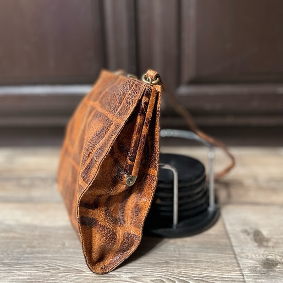 HOBO Int'l Beautiful & Unique Brown Colorblock Distressed Shoulder Bag - Picture 5 of 5